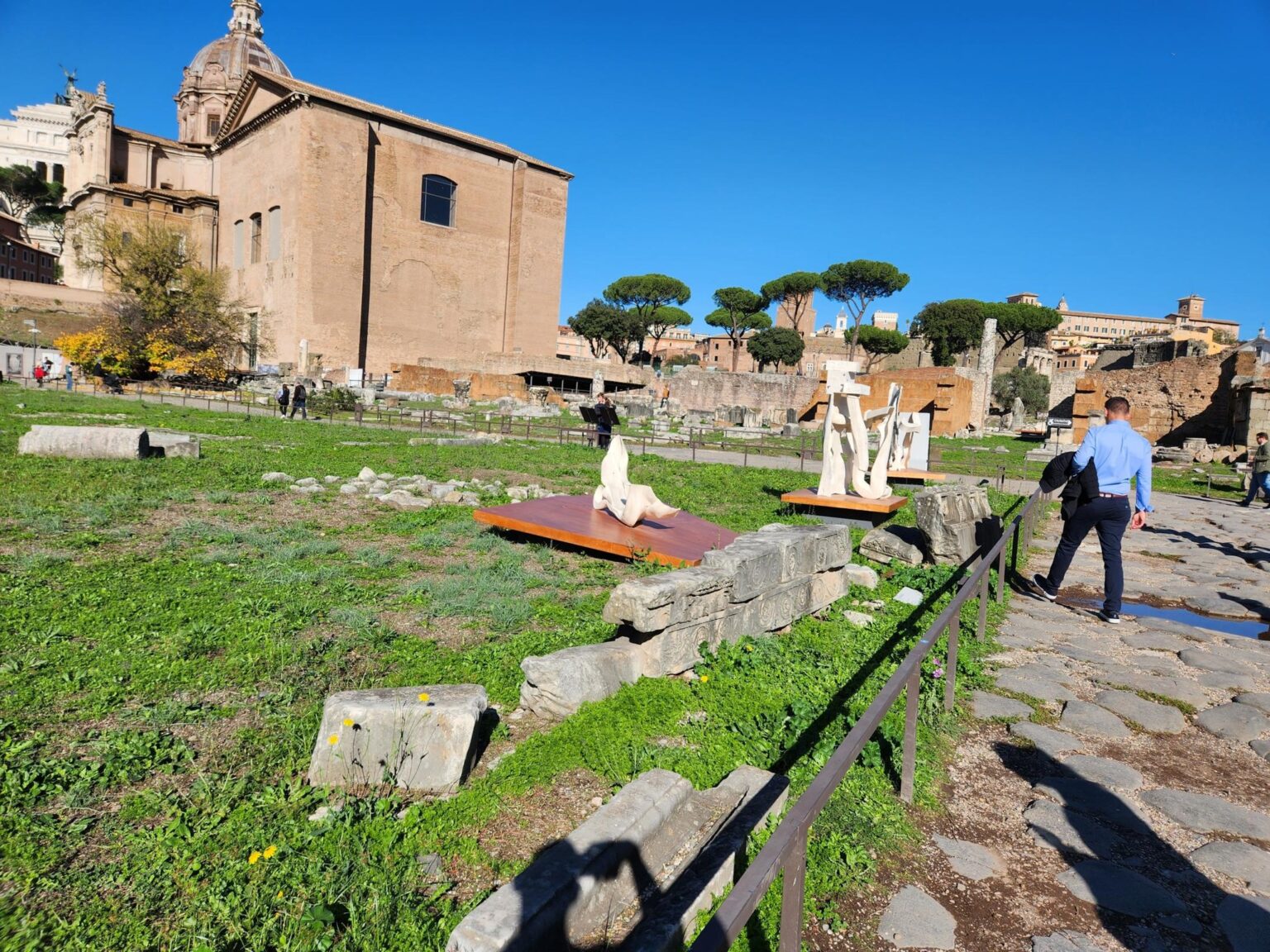 Rome in 8 Days: Walking 100 km Through a History Textbook