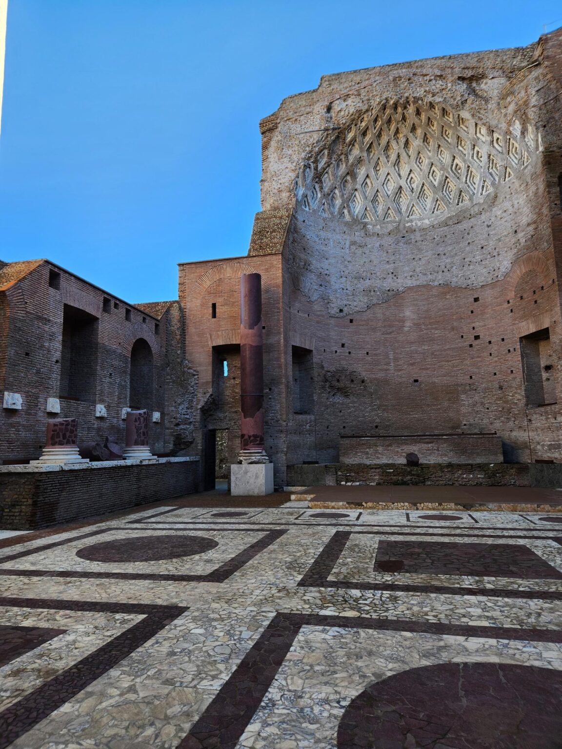 Rome in 8 Days: Walking 100 km Through a History Textbook