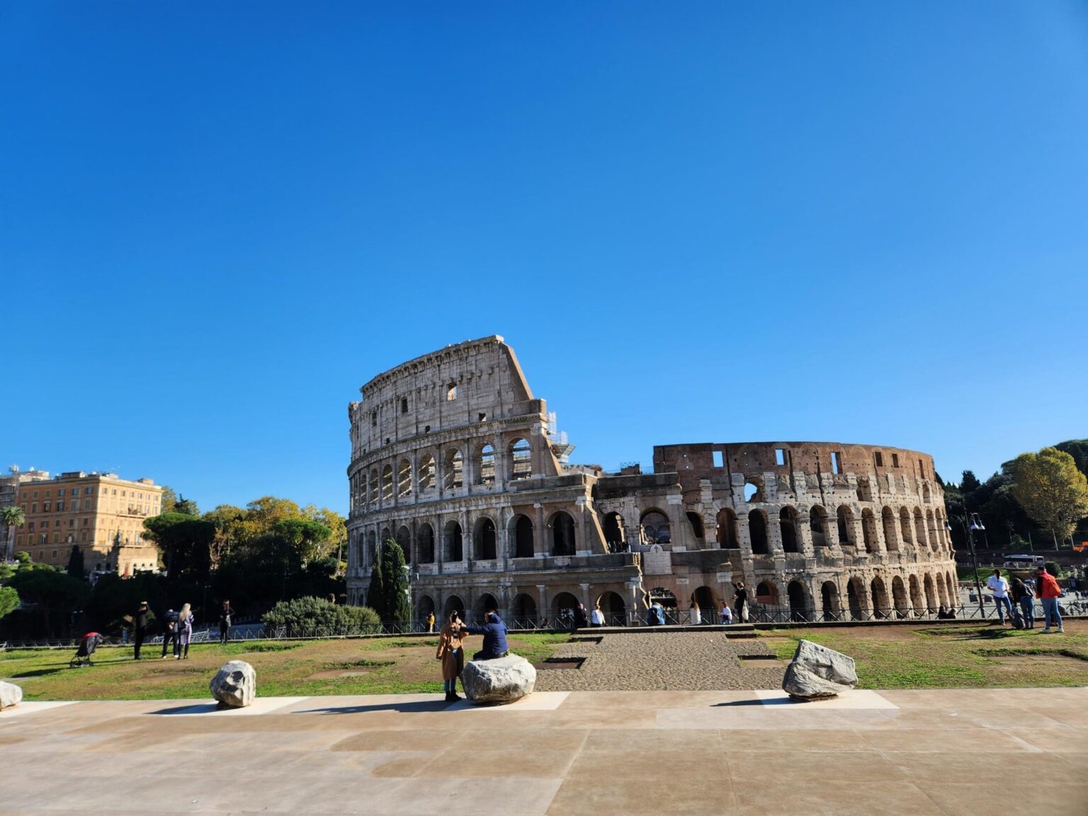 Rome in 8 Days: Walking 100 km Through a History Textbook