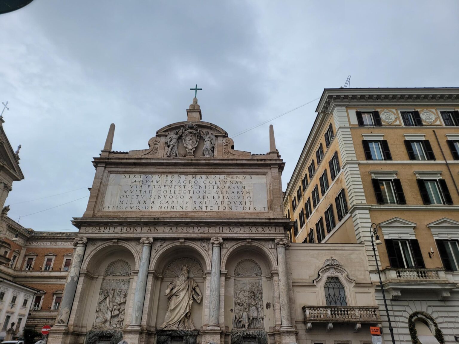 Rome in 8 Days: Walking 100 km Through a History Textbook