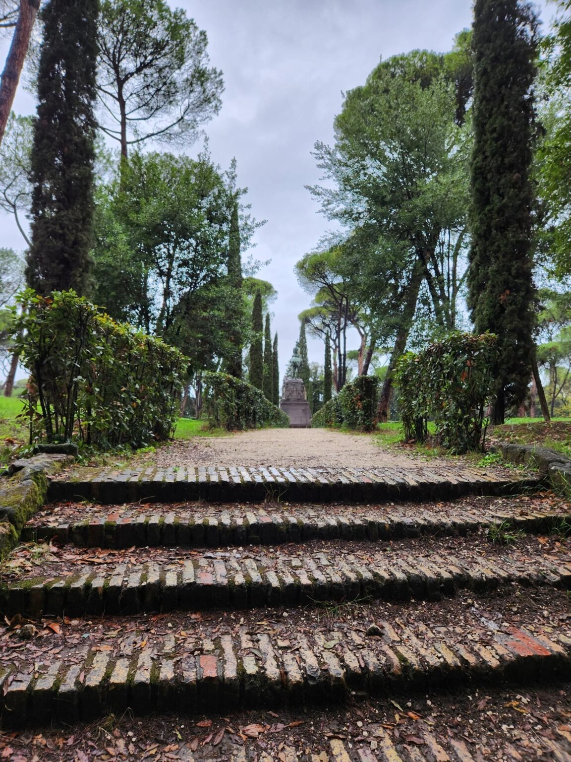 Rome in 8 Days: Walking 100 km Through a History Textbook