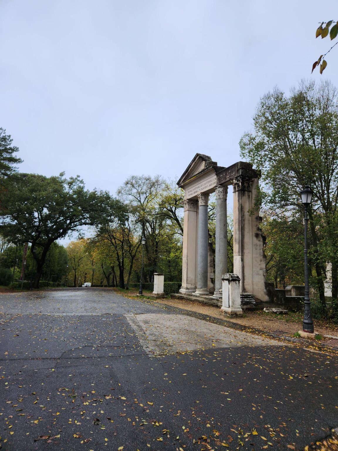 Rome in 8 Days: Walking 100 km Through a History Textbook