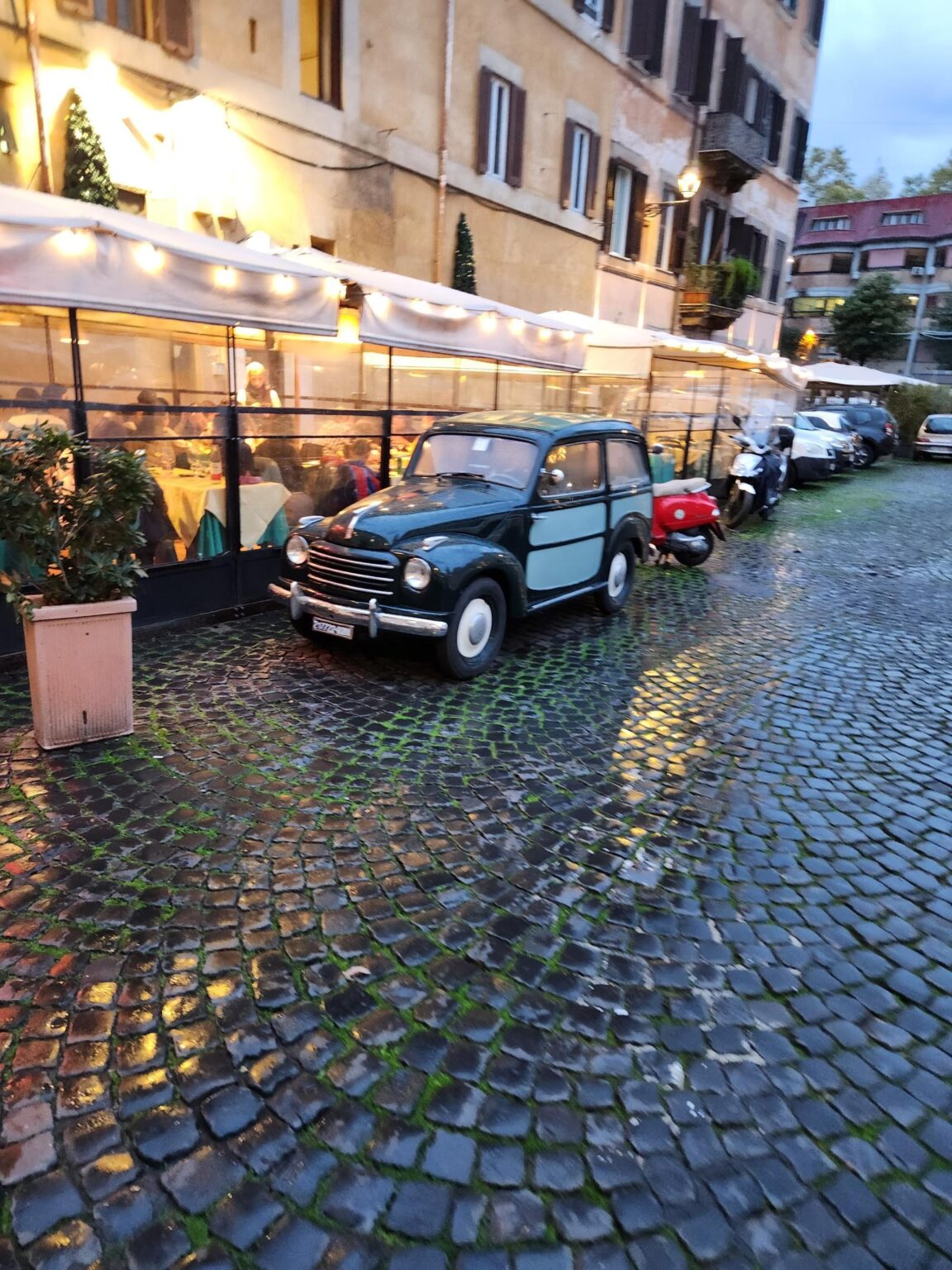 Rome in 8 Days: Walking 100 km Through a History Textbook