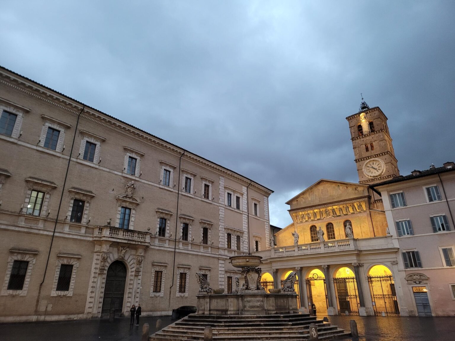 Rome in 8 Days: Walking 100 km Through a History Textbook