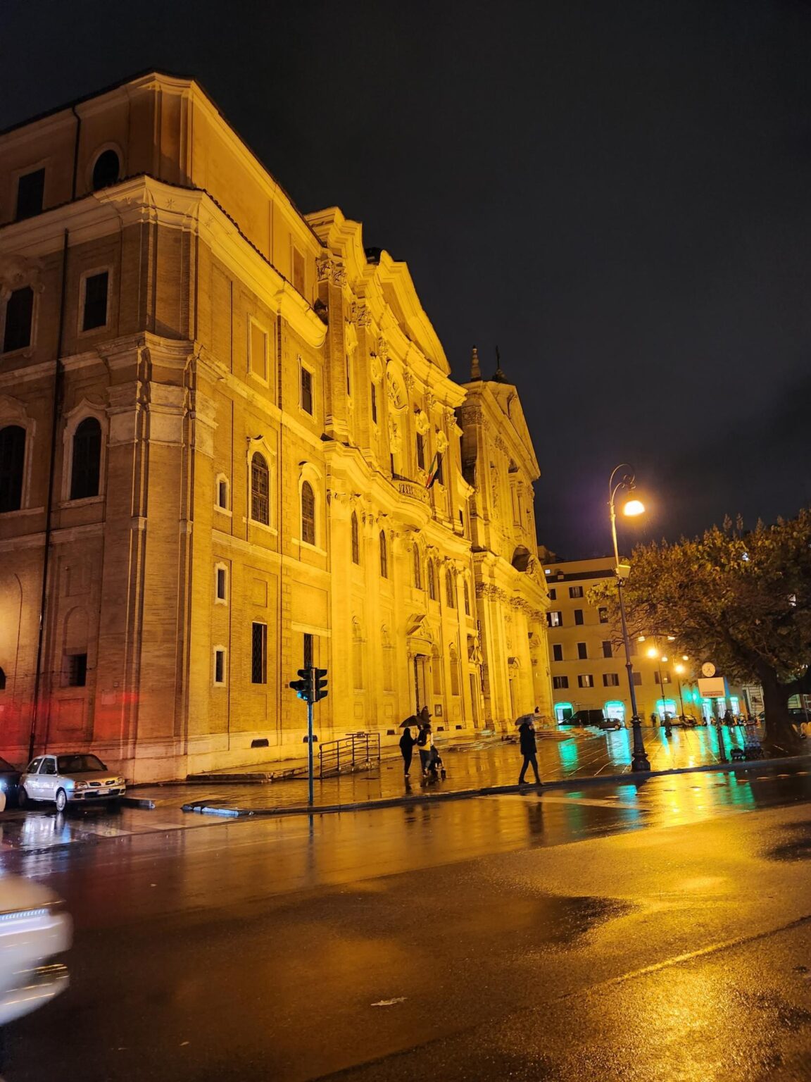 Rome in 8 Days: Walking 100 km Through a History Textbook