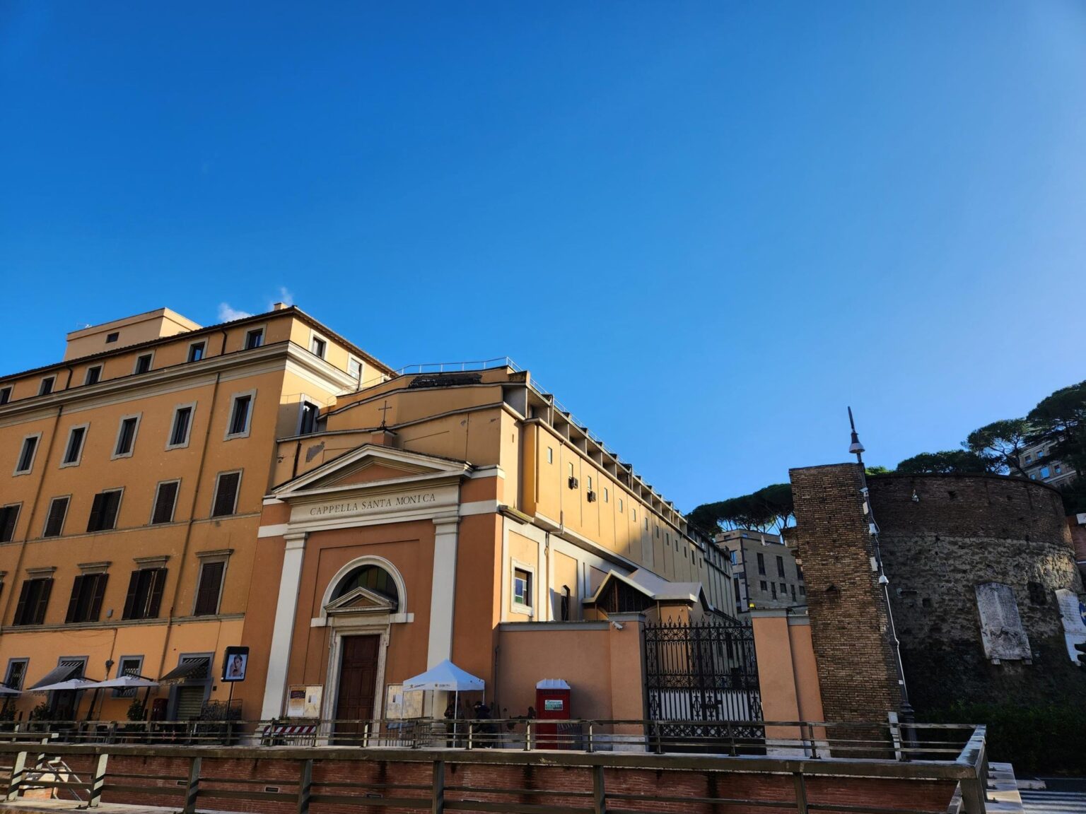 Rome in 8 Days: Walking 100 km Through a History Textbook