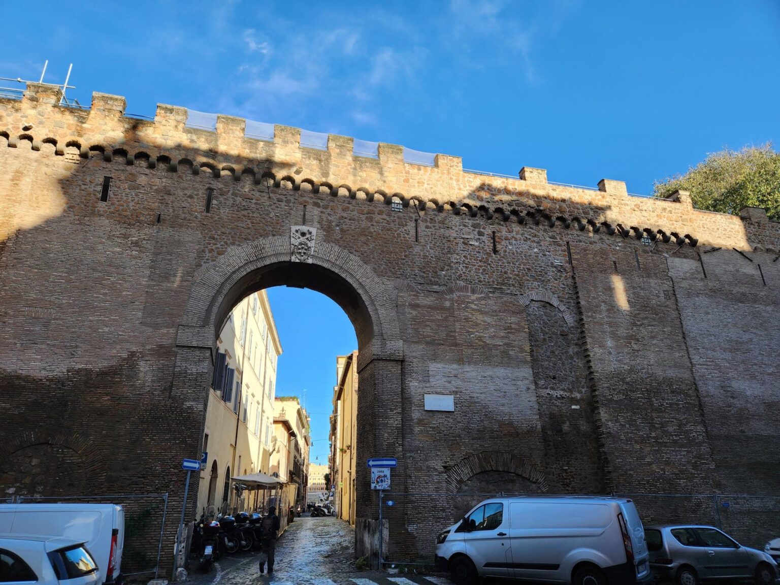 Rome in 8 Days: Walking 100 km Through a History Textbook