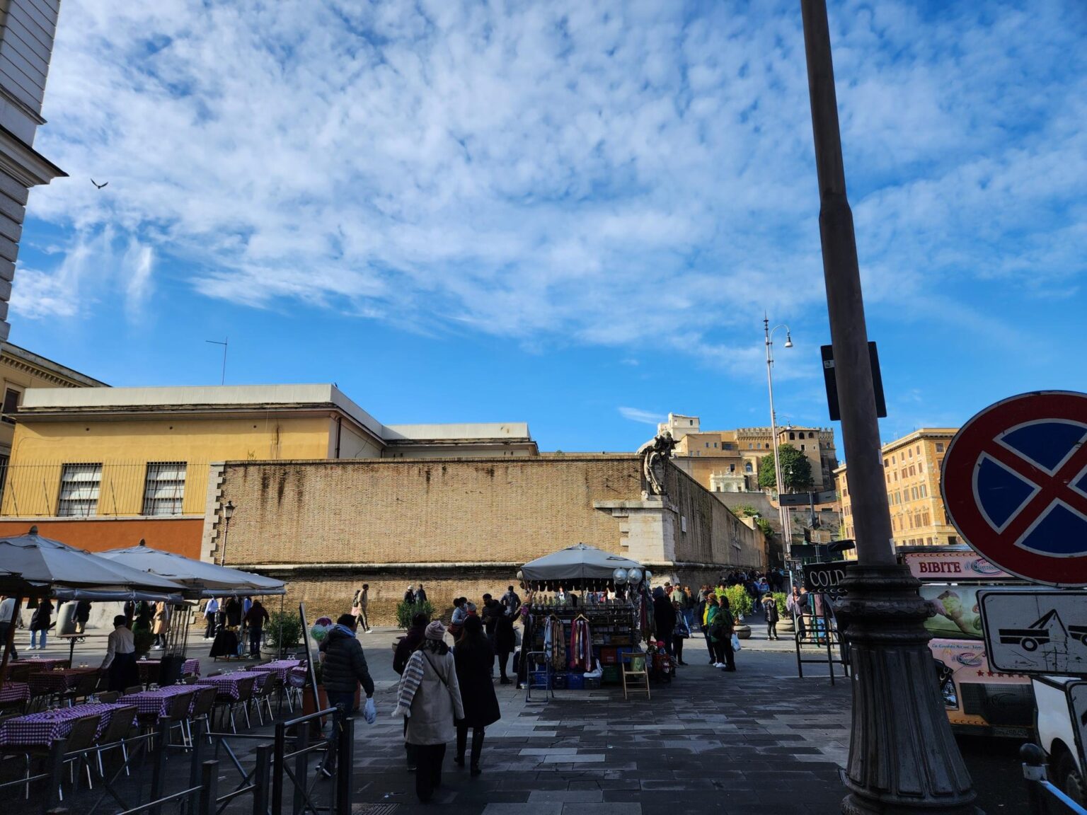 Rome in 8 Days: Walking 100 km Through a History Textbook