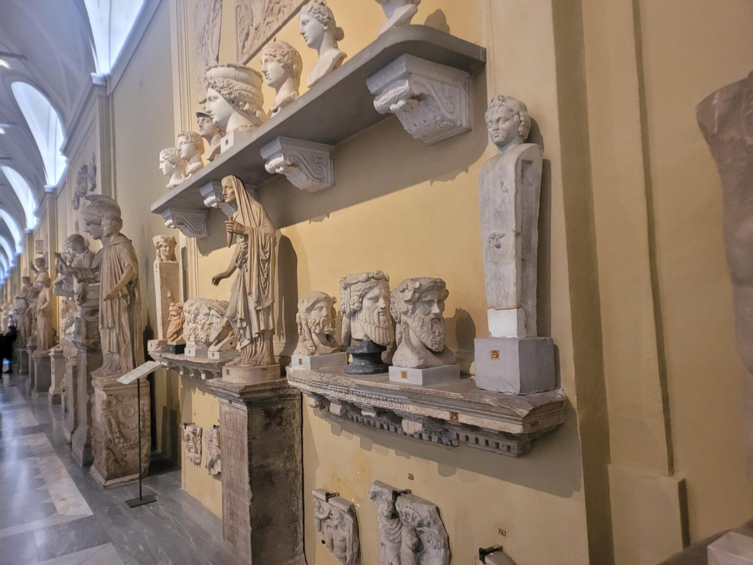 Rome in 8 Days: Walking 100 km Through a History Textbook