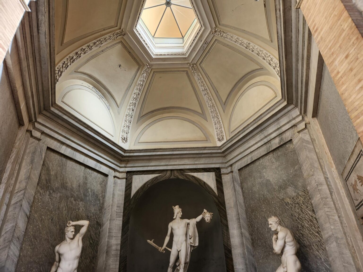 Rome in 8 Days: Walking 100 km Through a History Textbook