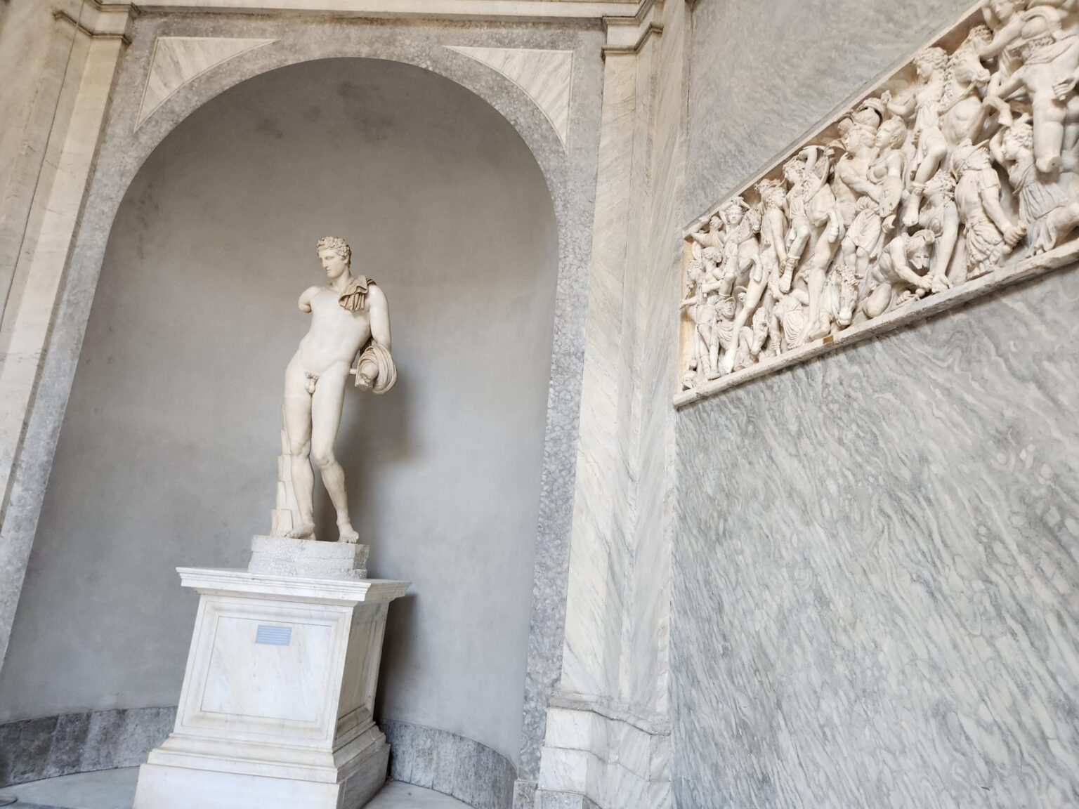 Rome in 8 Days: Walking 100 km Through a History Textbook