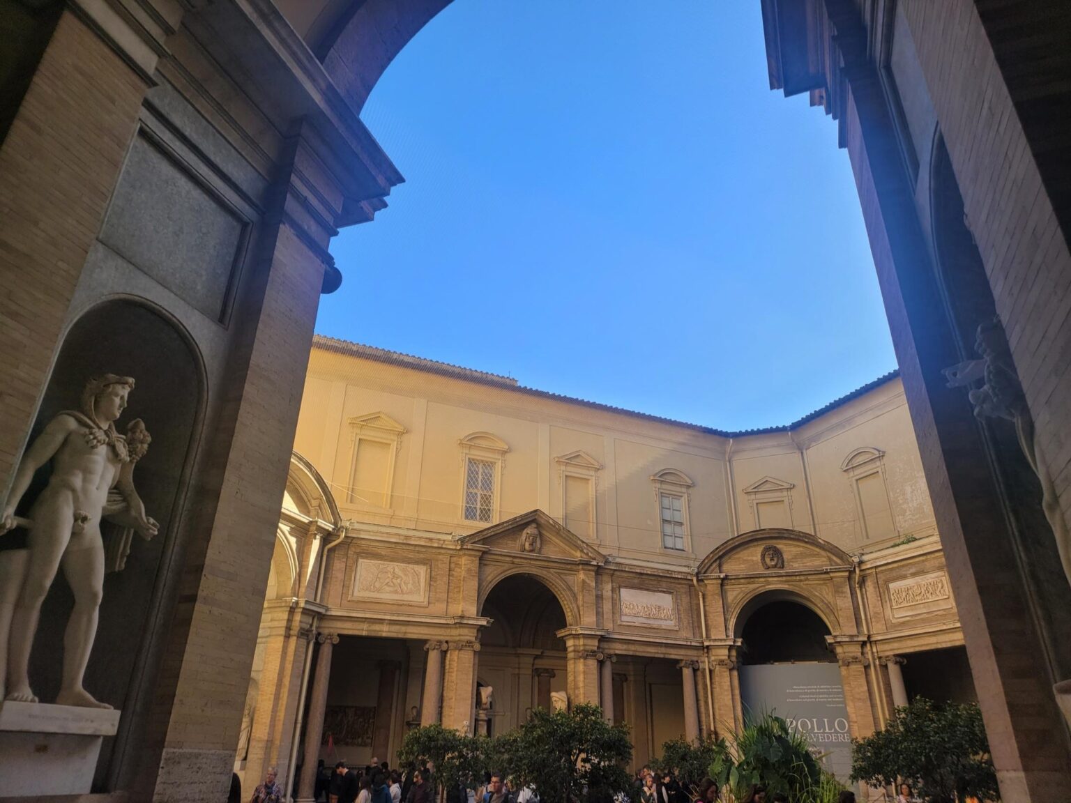 Rome in 8 Days: Walking 100 km Through a History Textbook