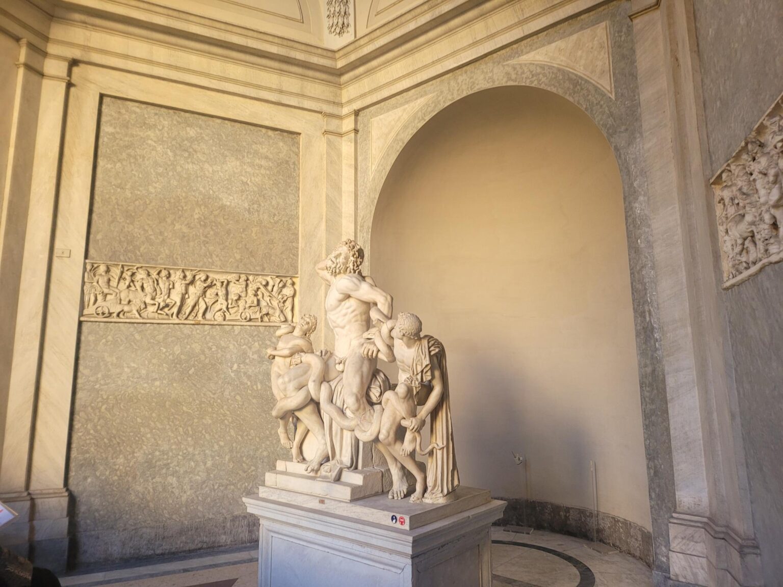 Rome in 8 Days: Walking 100 km Through a History Textbook