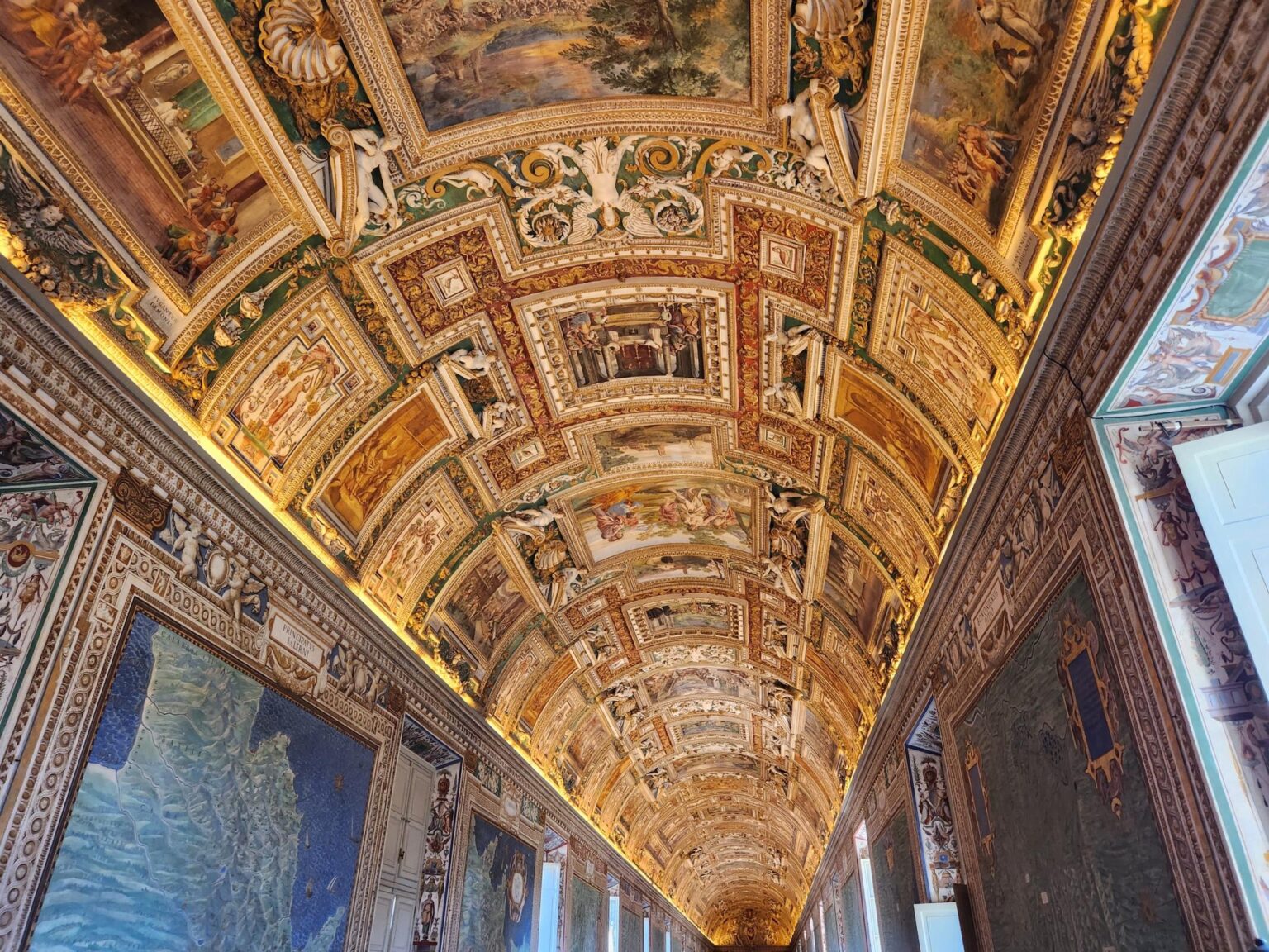 Rome in 8 Days: Walking 100 km Through a History Textbook