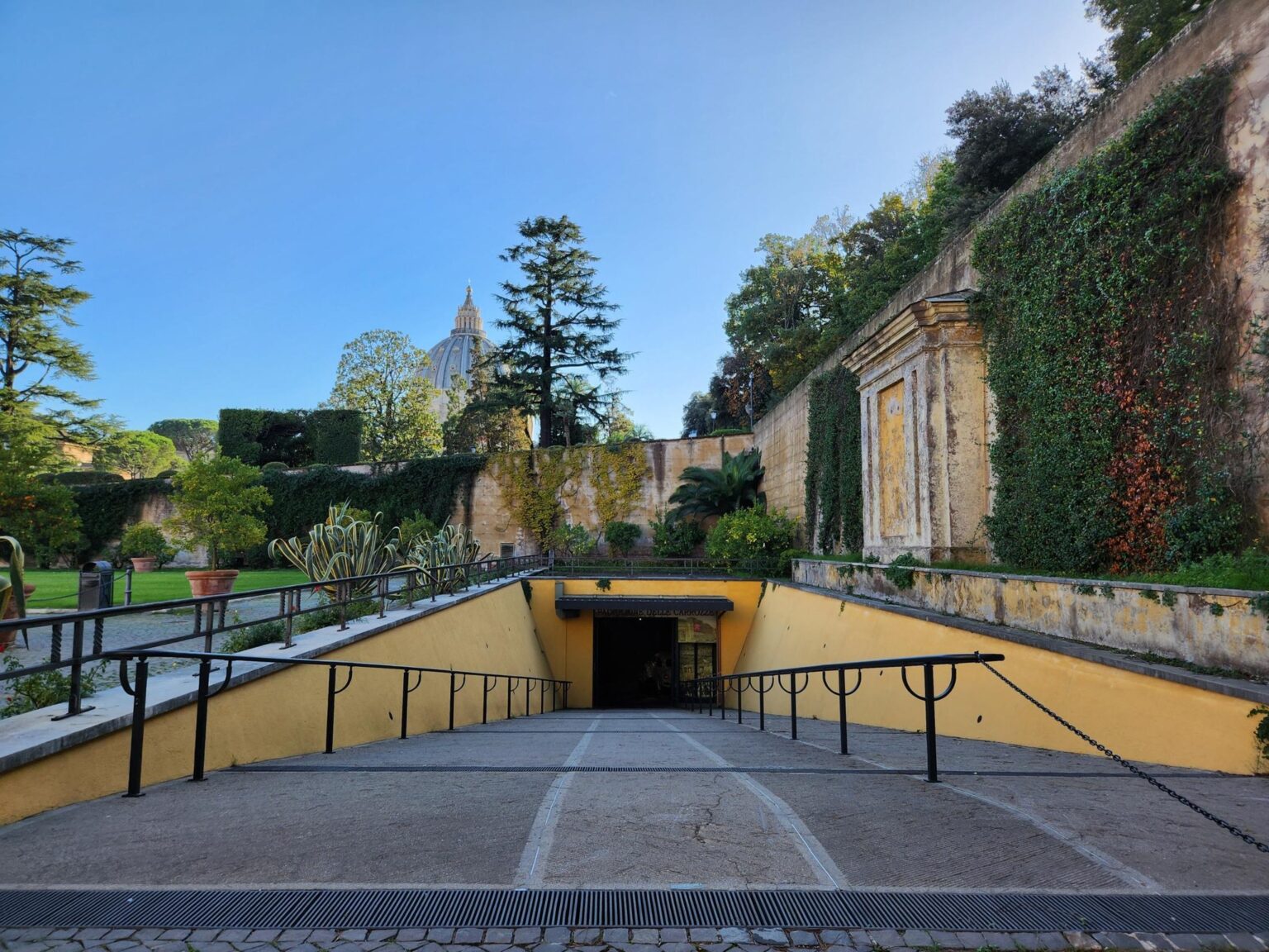 Rome in 8 Days: Walking 100 km Through a History Textbook