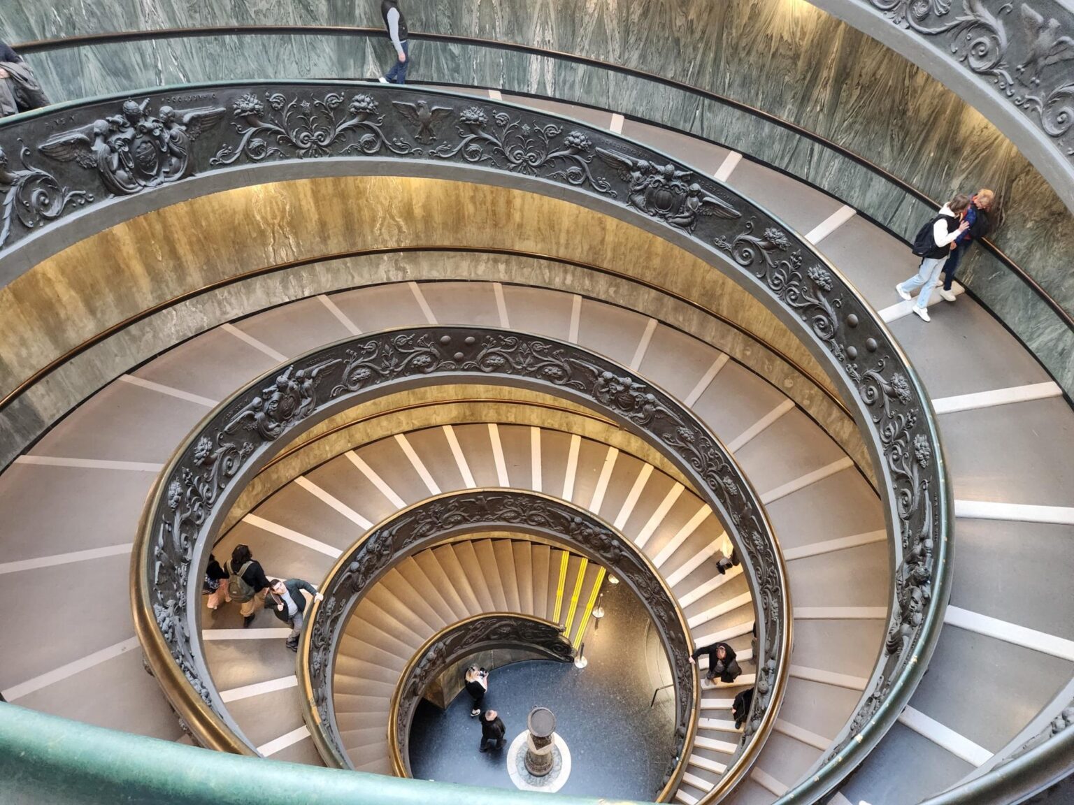 Rome in 8 Days: Walking 100 km Through a History Textbook