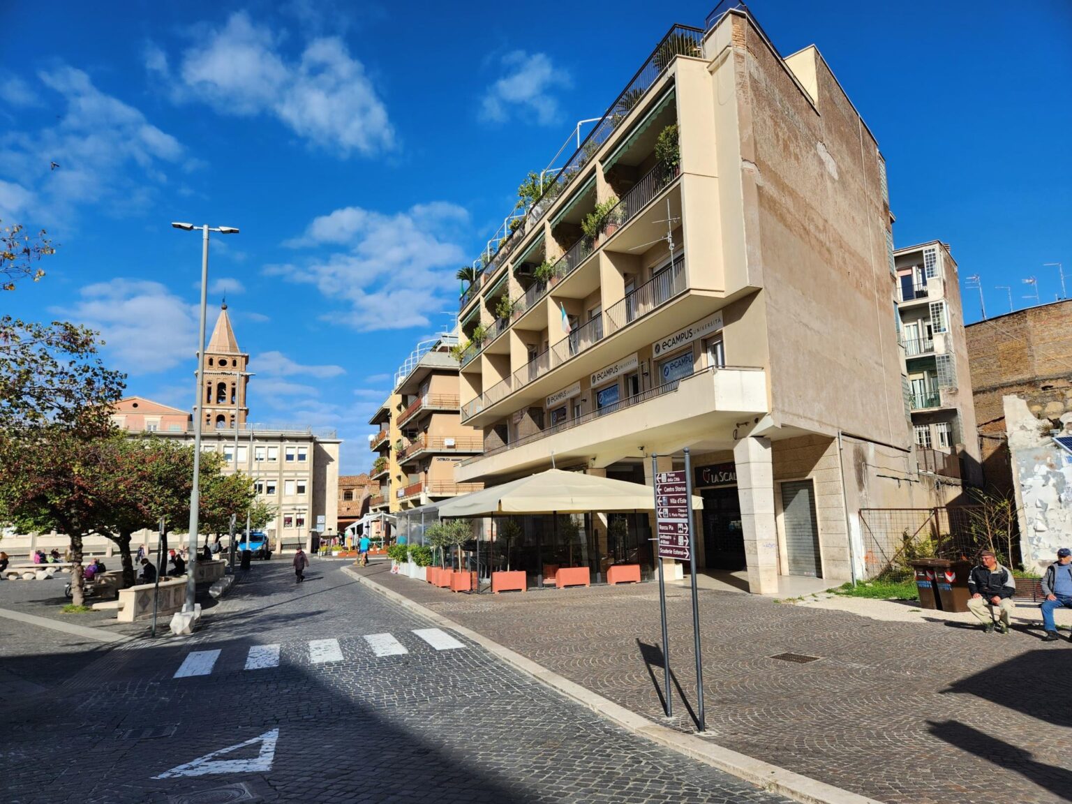 Rome in 8 Days: Walking 100 km Through a History Textbook