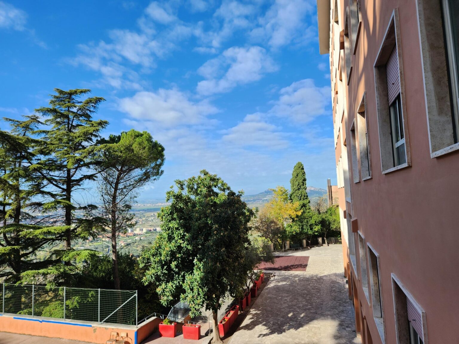 Rome in 8 Days: Walking 100 km Through a History Textbook