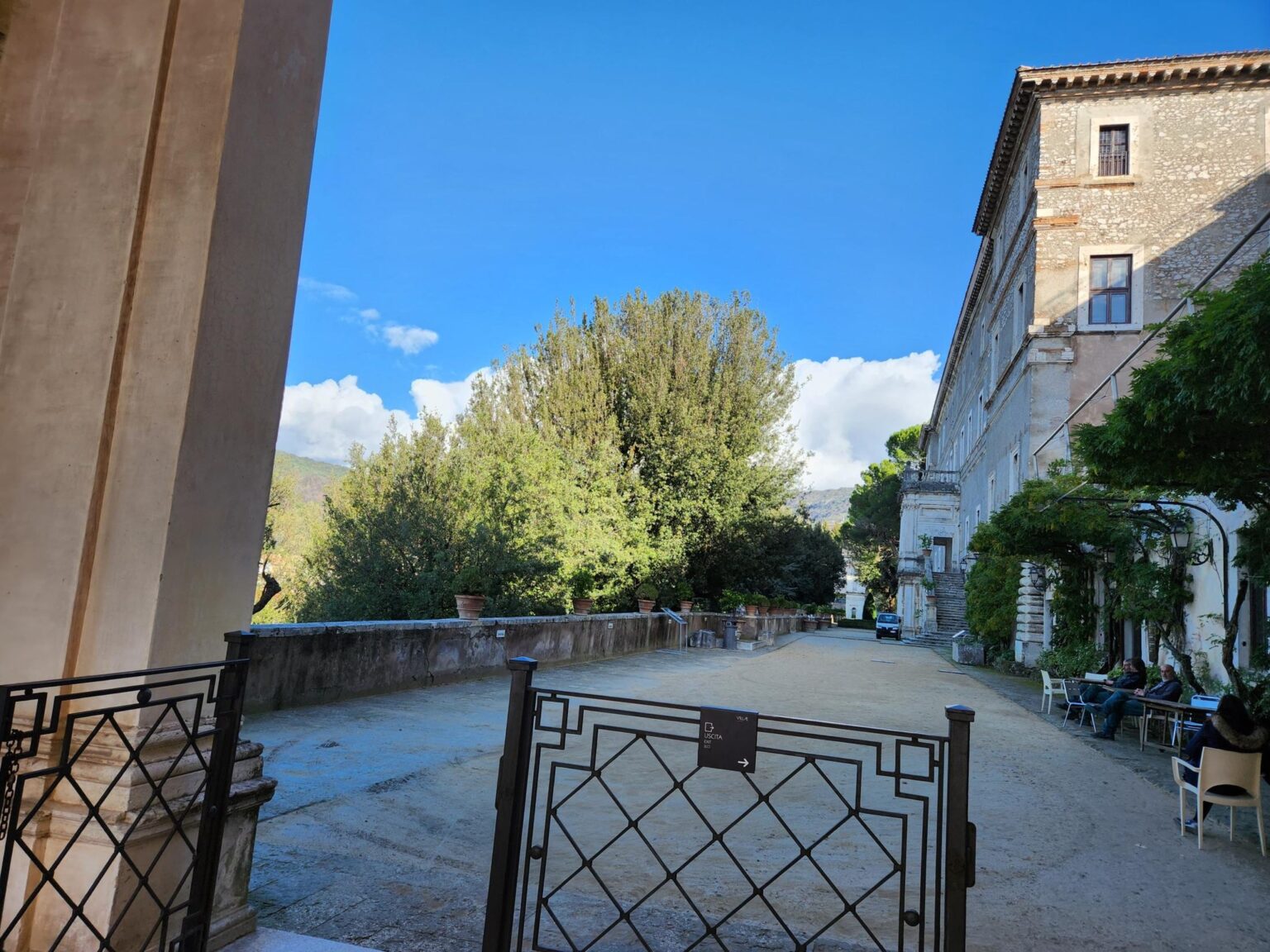 Rome in 8 Days: Walking 100 km Through a History Textbook