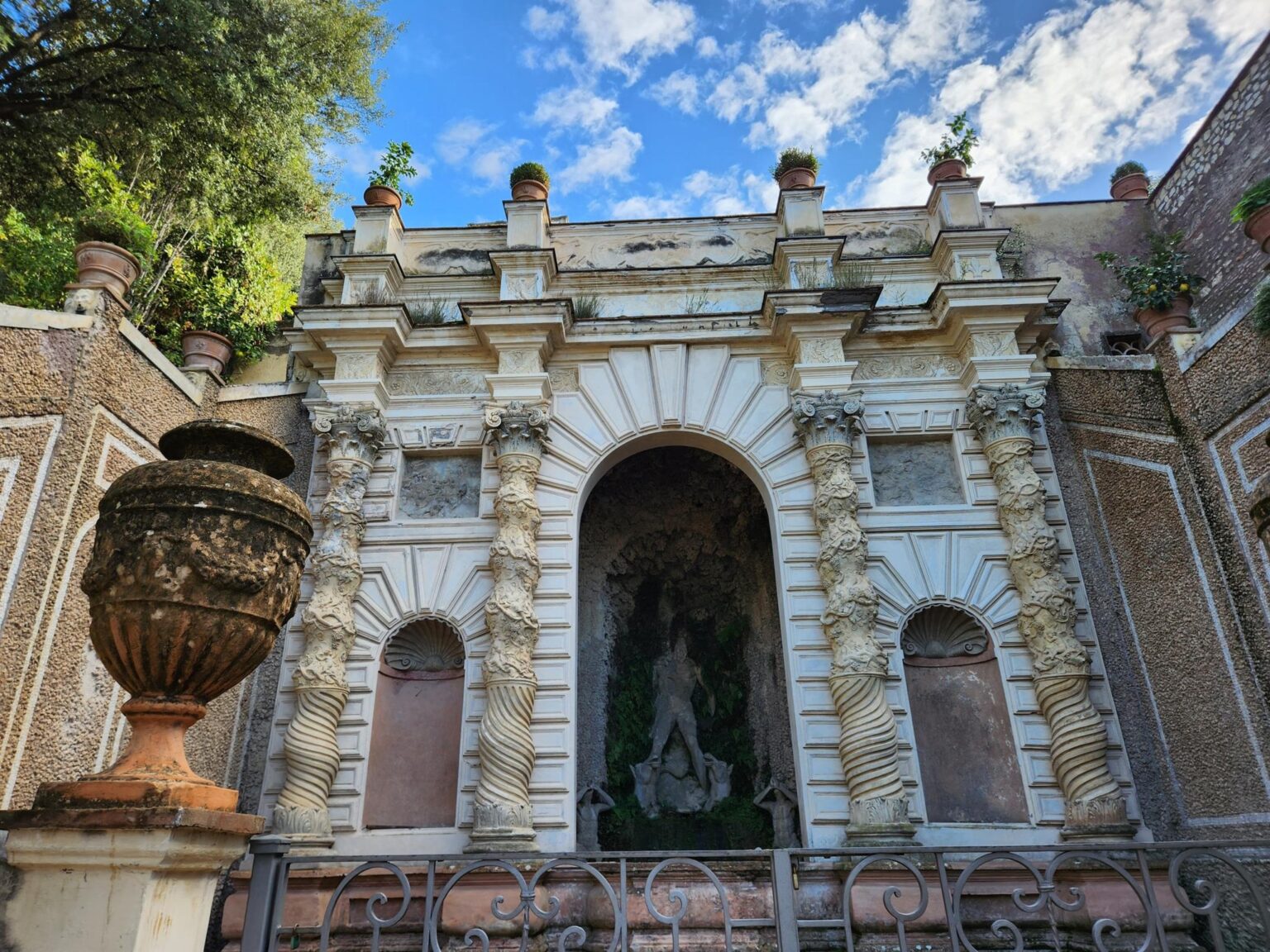 Rome in 8 Days: Walking 100 km Through a History Textbook