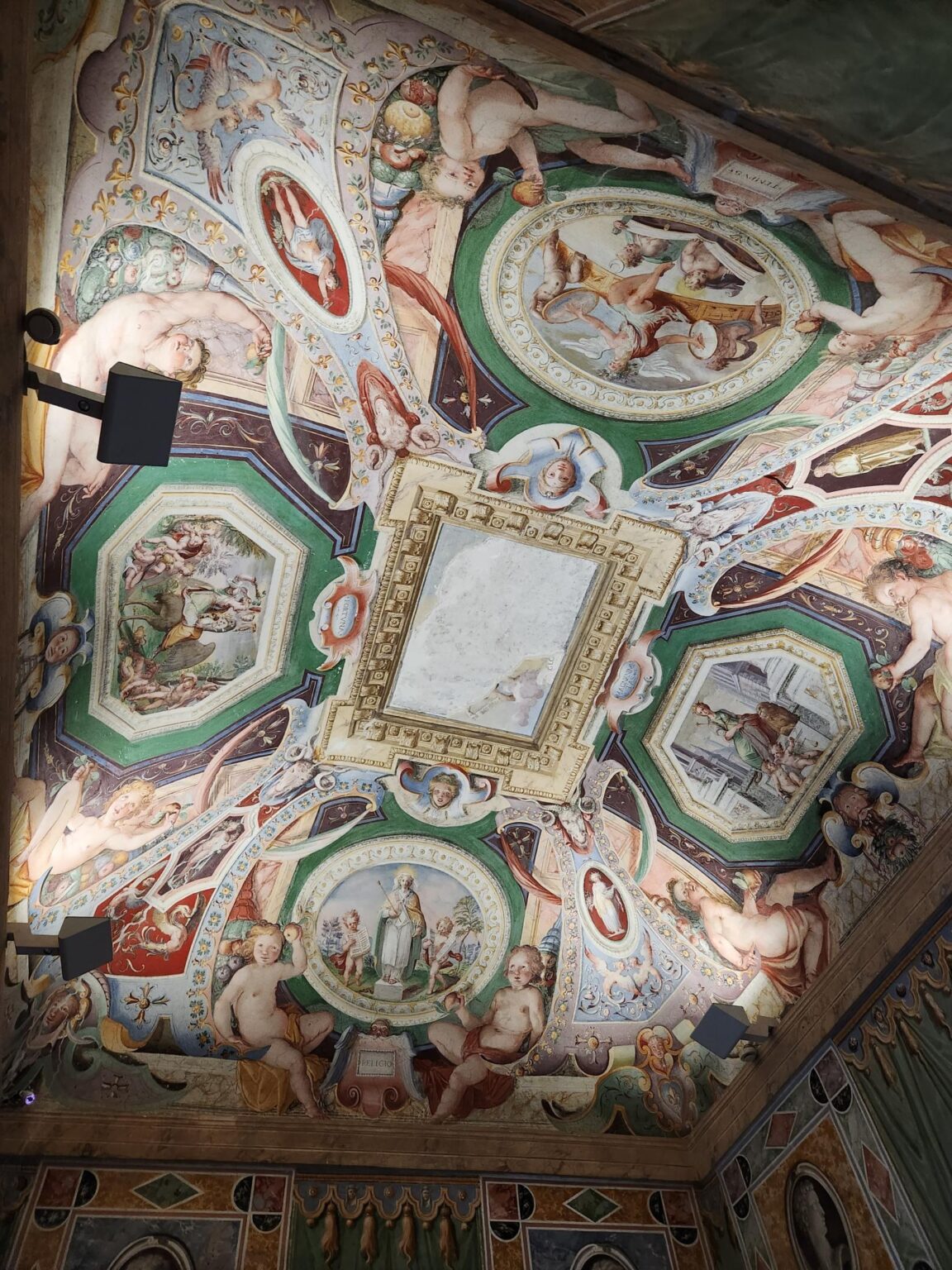 Rome in 8 Days: Walking 100 km Through a History Textbook