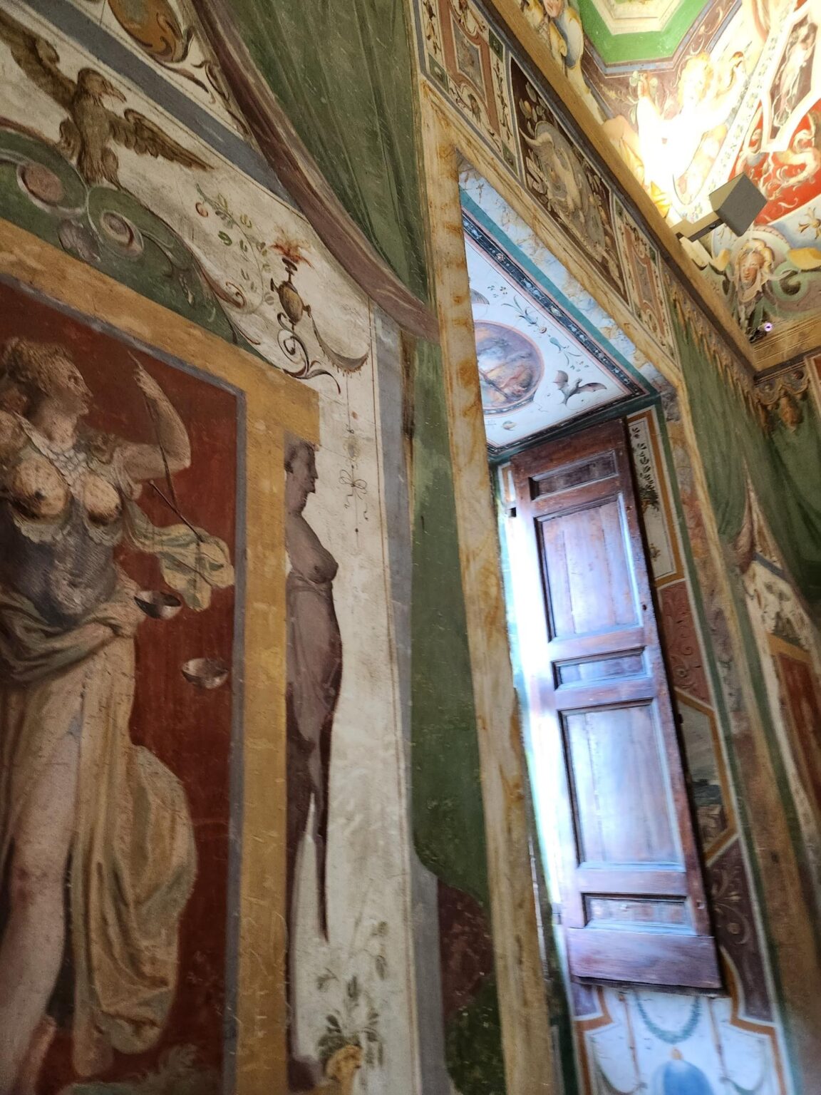 Rome in 8 Days: Walking 100 km Through a History Textbook