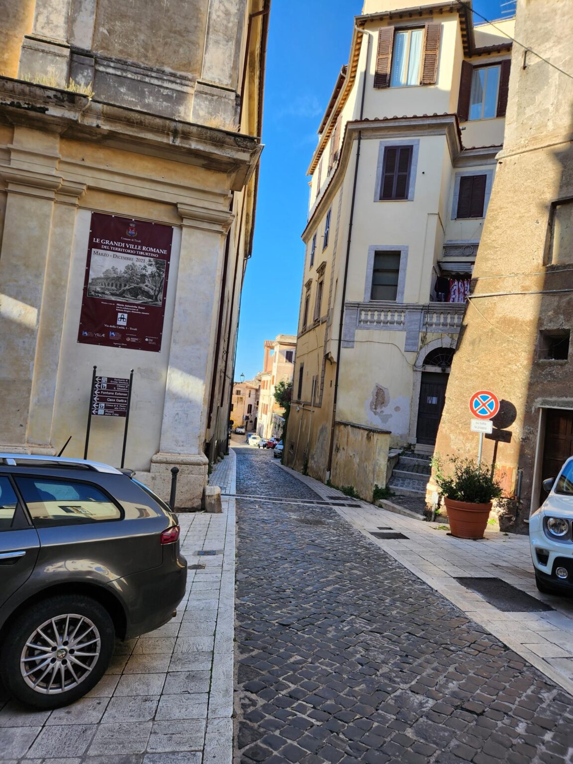 Rome in 8 Days: Walking 100 km Through a History Textbook