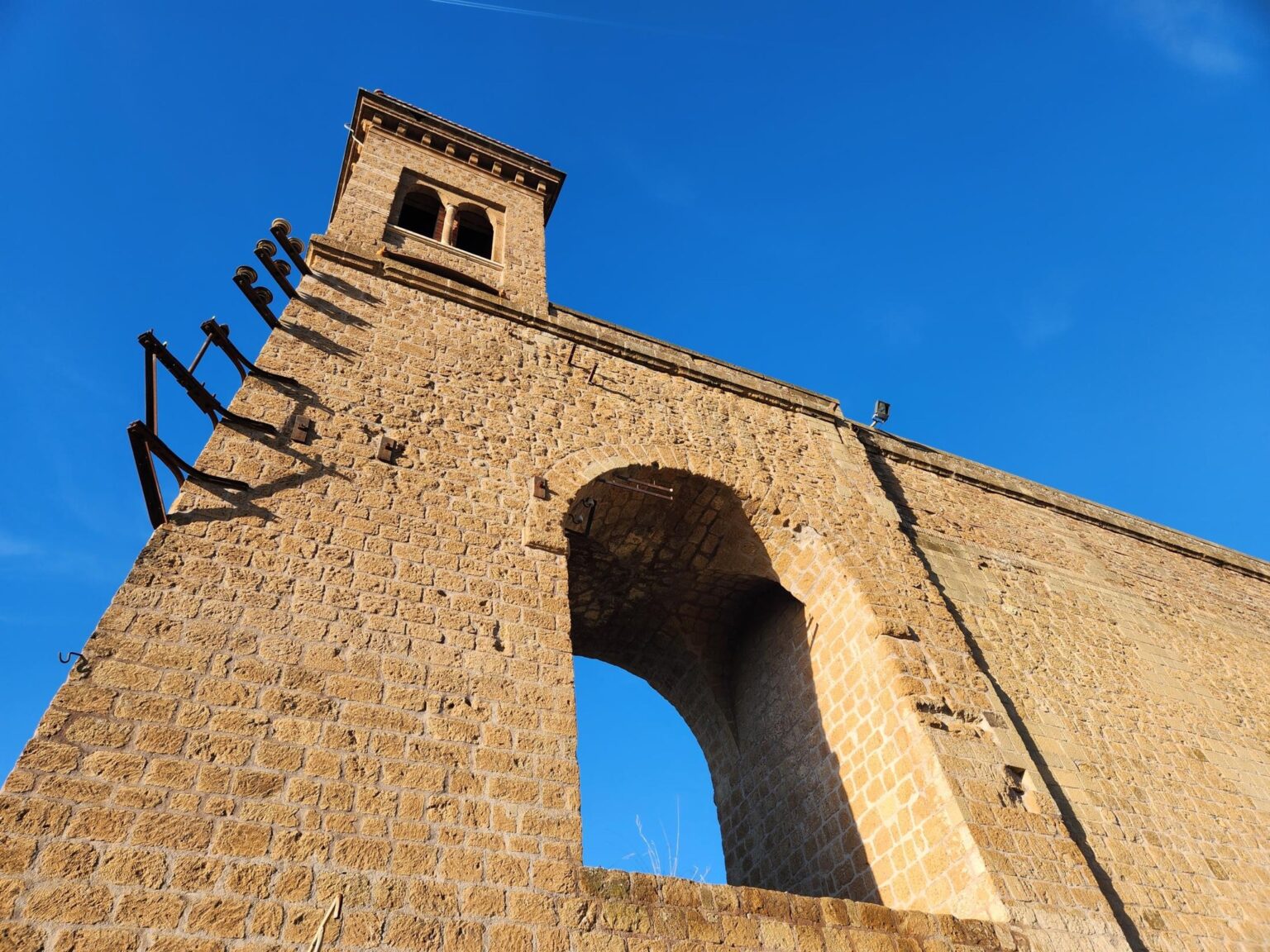 Rome in 8 Days: Walking 100 km Through a History Textbook