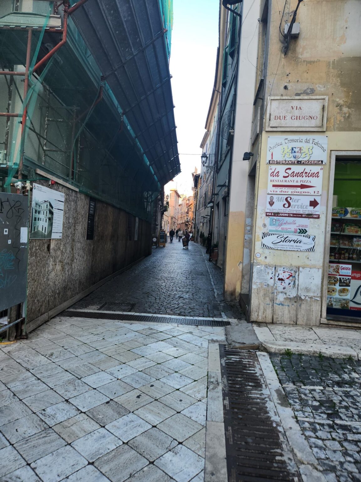 Rome in 8 Days: Walking 100 km Through a History Textbook