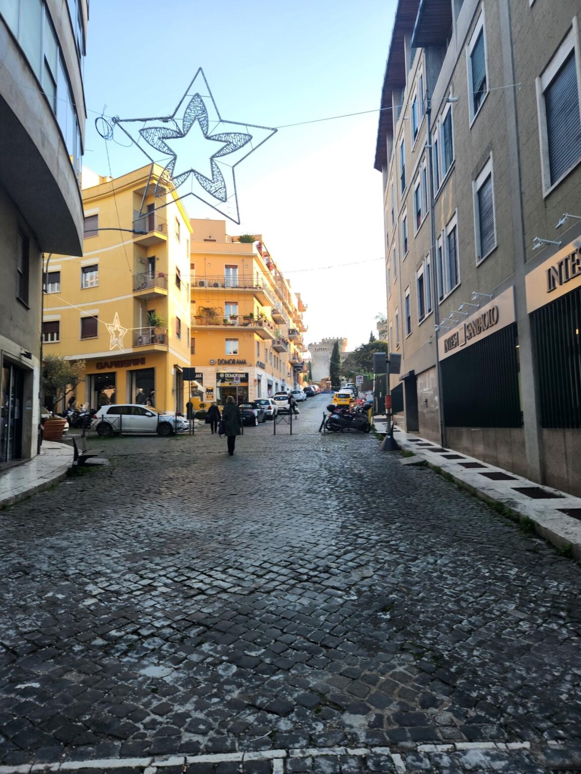 Rome in 8 Days: Walking 100 km Through a History Textbook