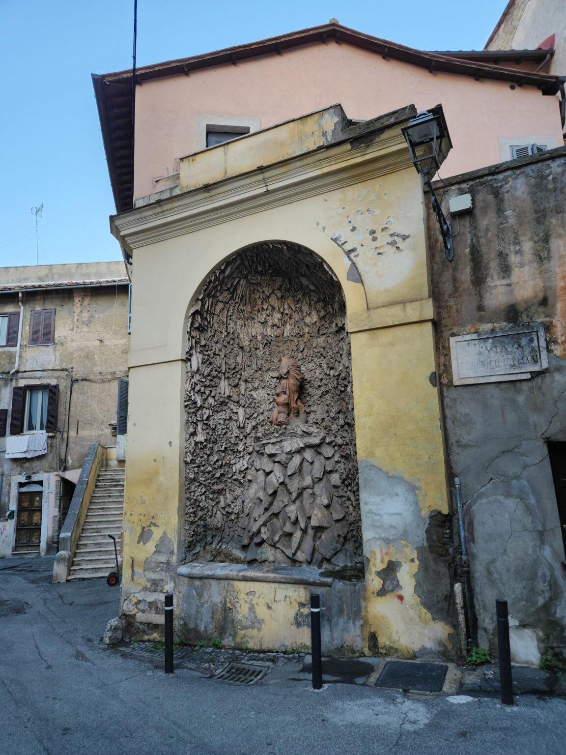 Rome in 8 Days: Walking 100 km Through a History Textbook
