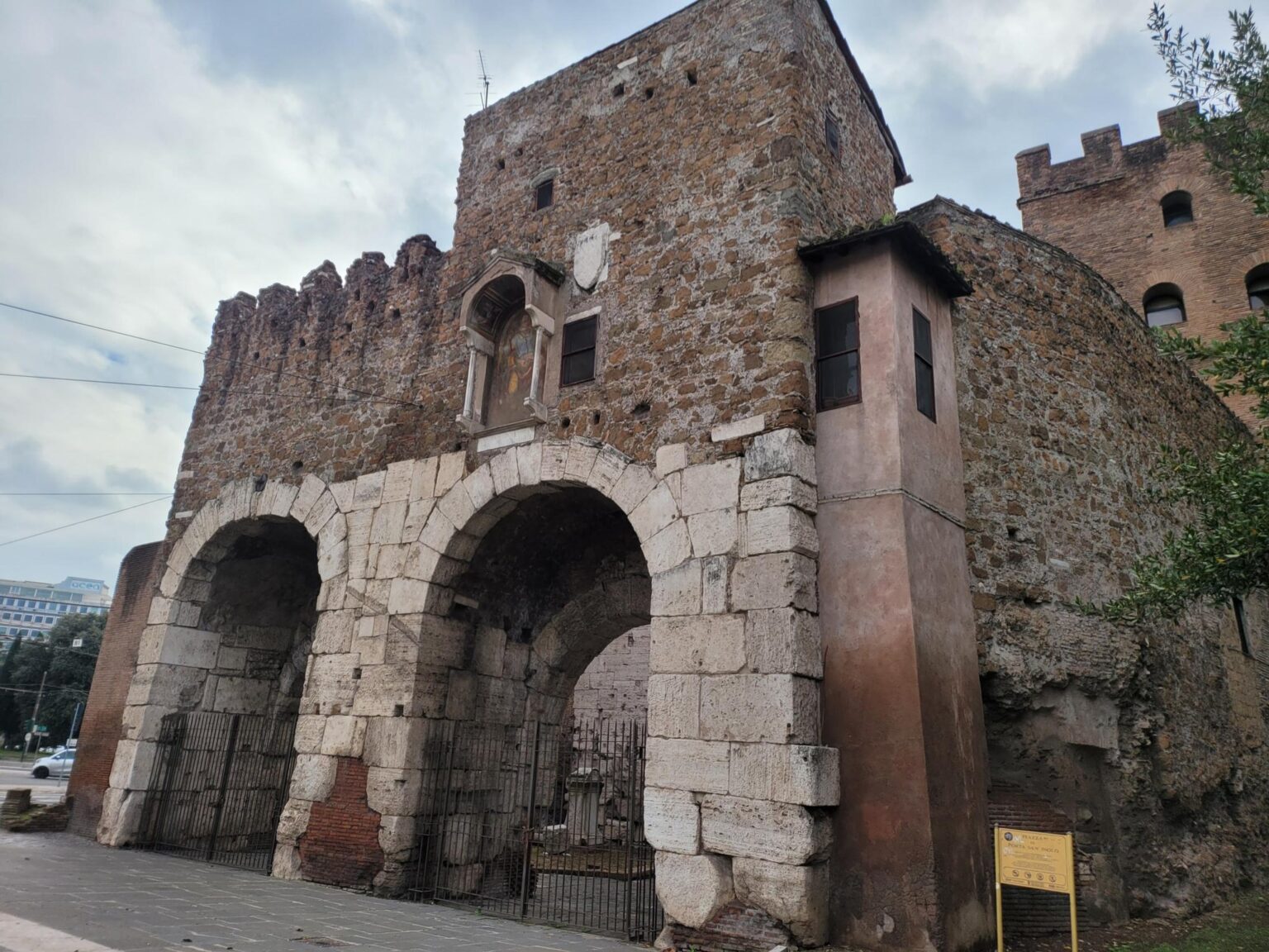 Rome in 8 Days: Walking 100 km Through a History Textbook