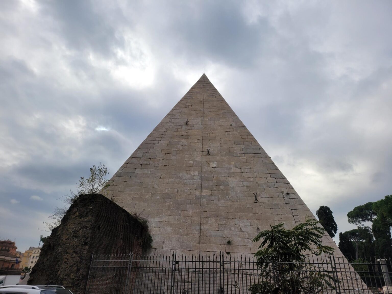 Rome in 8 Days: Walking 100 km Through a History Textbook