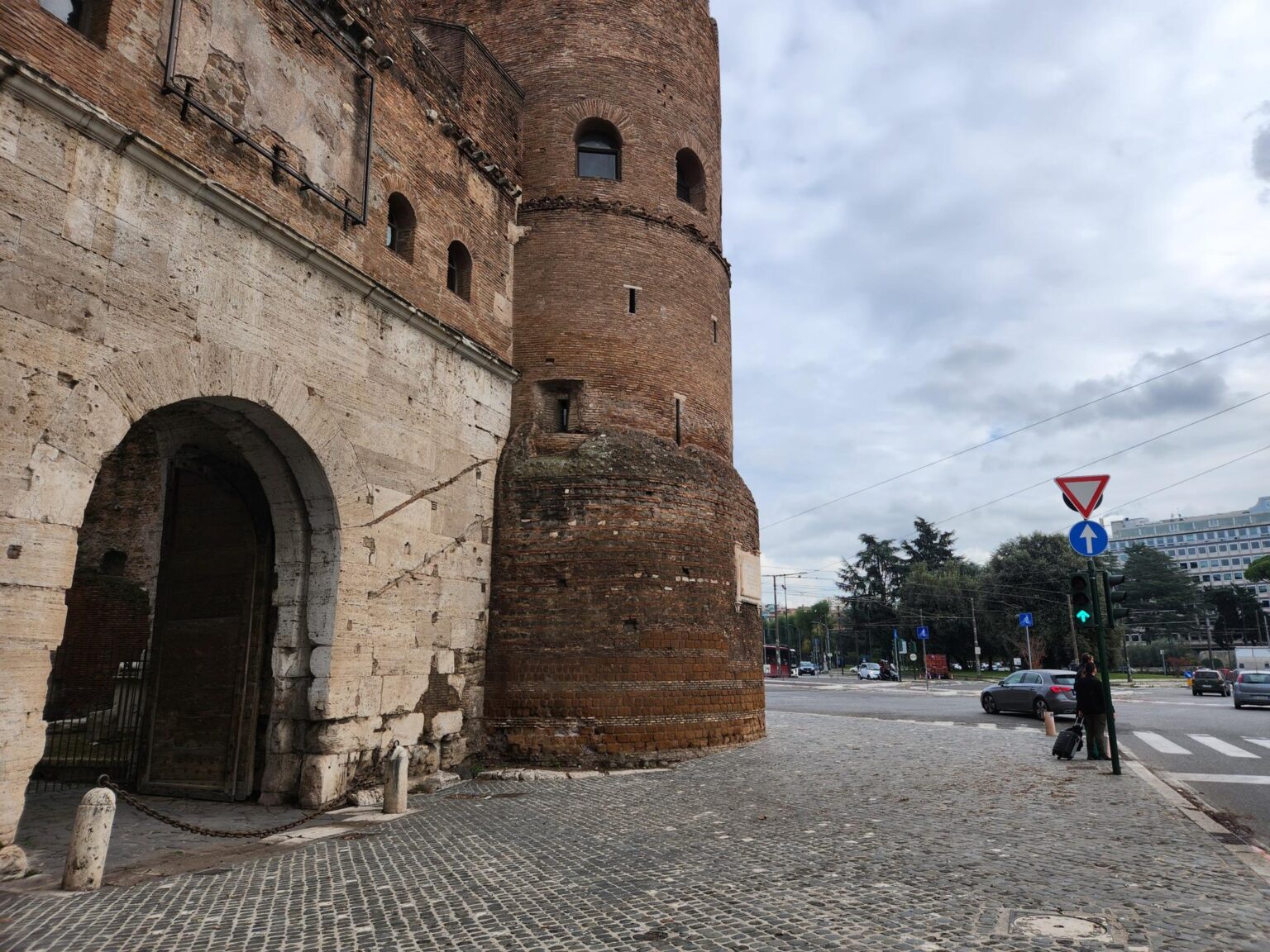 Rome in 8 Days: Walking 100 km Through a History Textbook