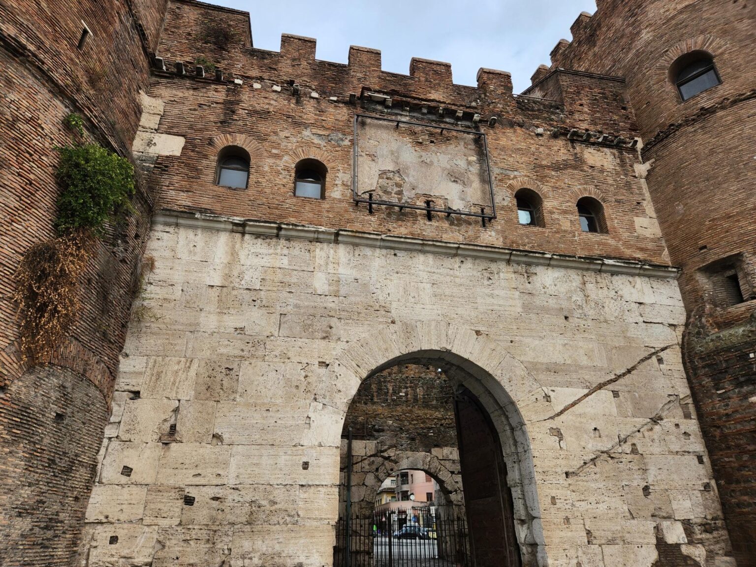 Rome in 8 Days: Walking 100 km Through a History Textbook