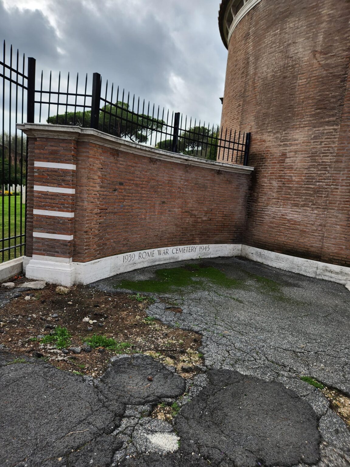 Rome in 8 Days: Walking 100 km Through a History Textbook