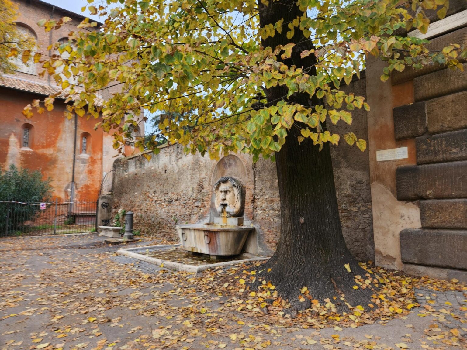 Rome in 8 Days: Walking 100 km Through a History Textbook