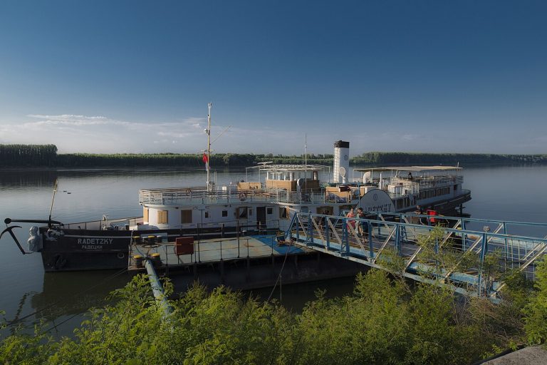 Възстановеният параход „Радецки“ на Дунав край Козлодуй