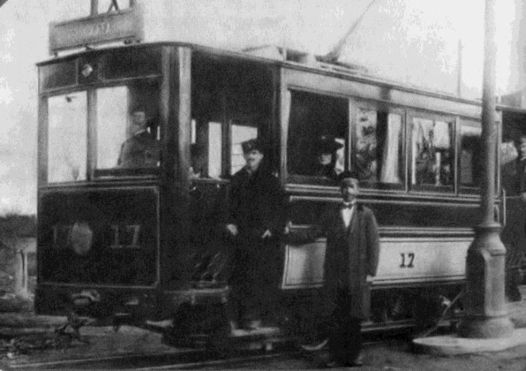 Двуосна трамвайна мотриса в София през 1901 г.